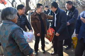 我公司总经理来到龙廷镇宝泉村走访慰问送温暖4